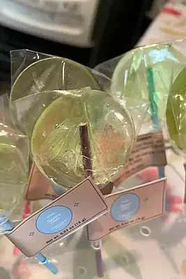 Crisp Apple Lollipop